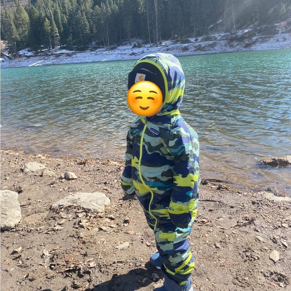 Reversible Patagonia Snowsuit 12-18 mo